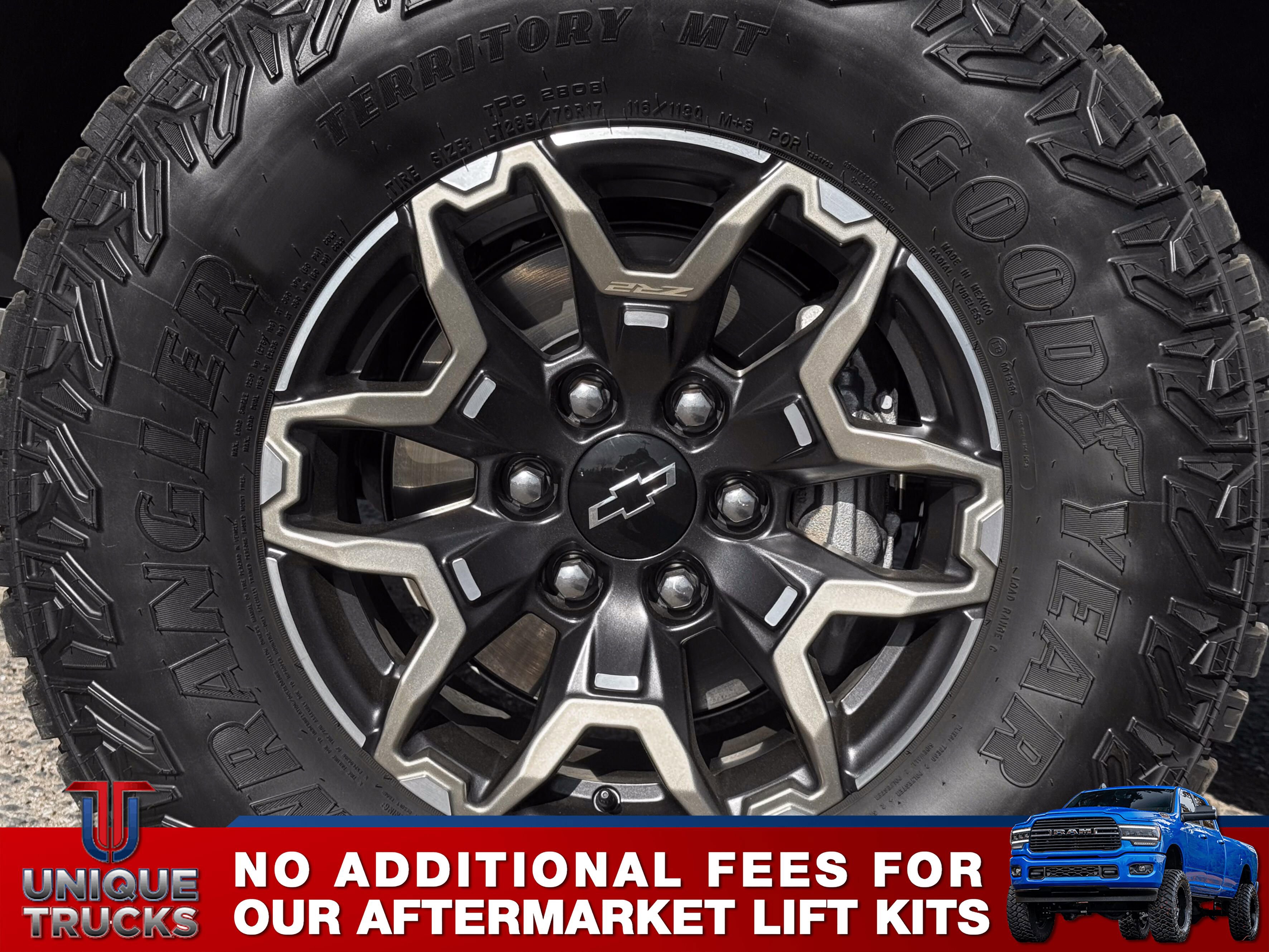 Used 2025 Chevrolet Colorado ZR2 w/ Technology Package image 10