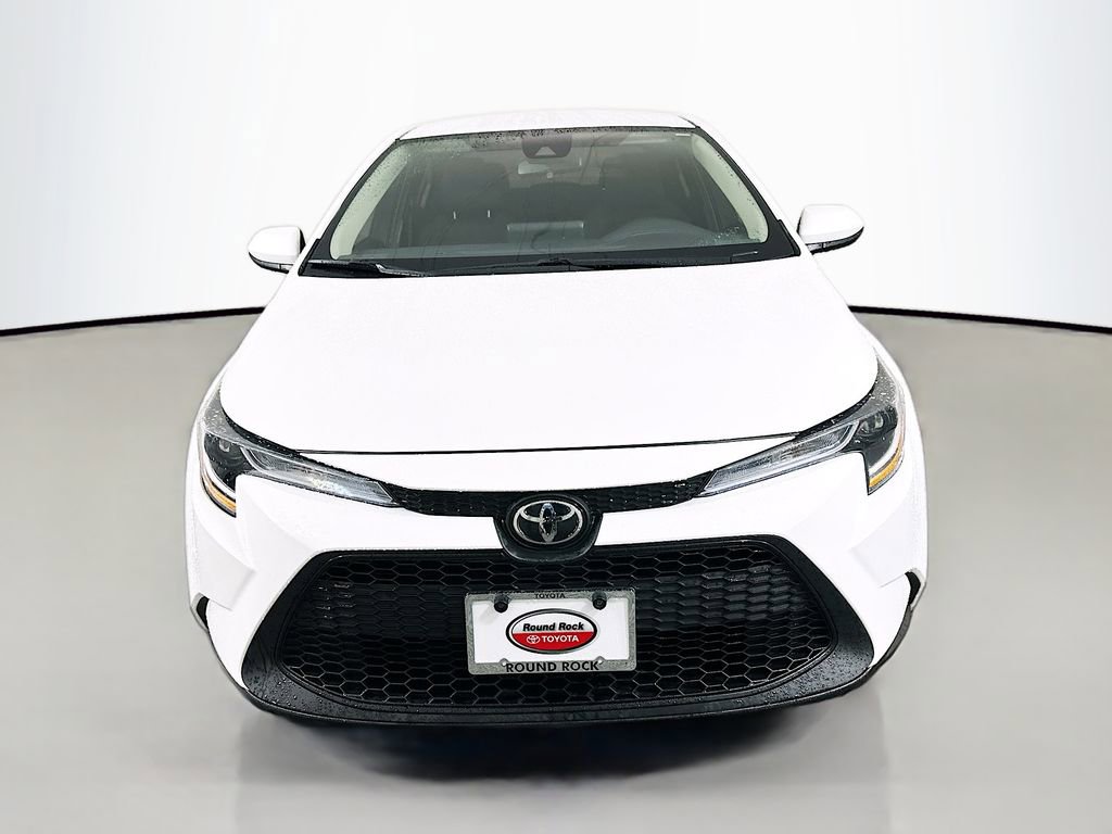 Used 2022 Toyota Corolla LE image 2
