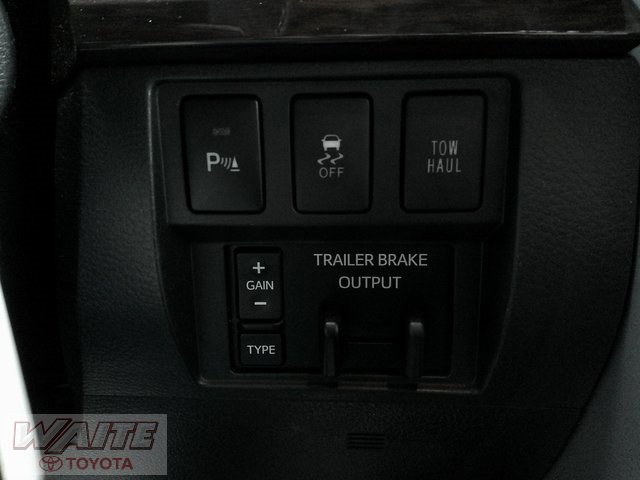 Used 2017 Toyota Tundra Limited image 25