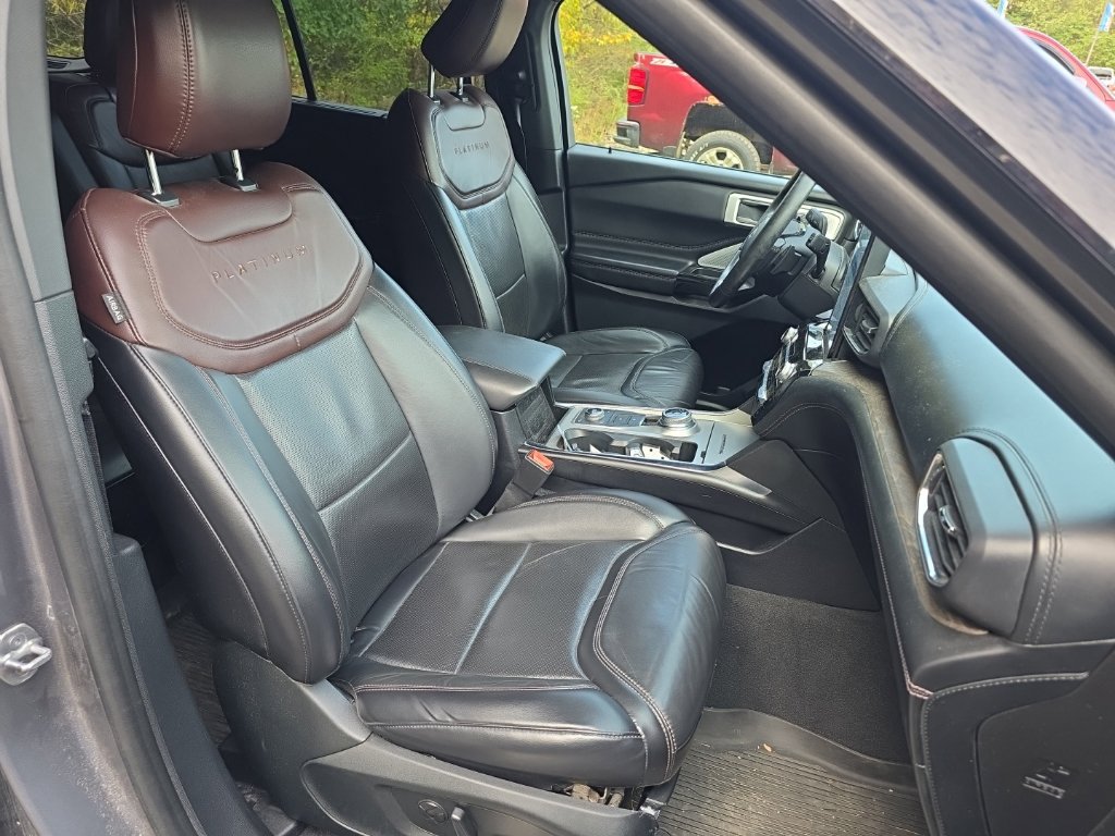 Used 2021 Ford Explorer Platinum w/ Equipment Group 601A AWD/4WD image 22
