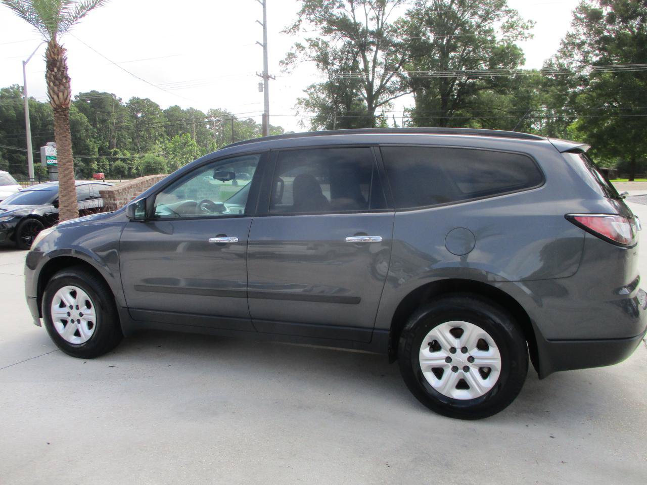 Used 2014 Chevrolet Traverse LS FWD image 8