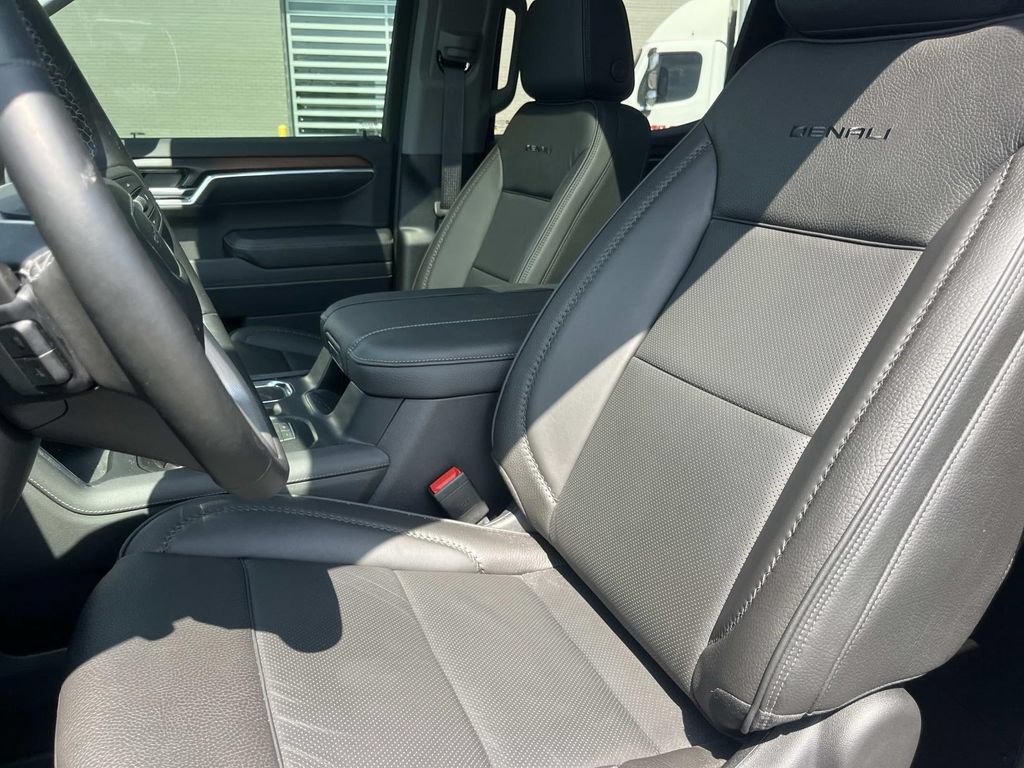 Used 2026 GMC Sierra 1500 Denali w/ Denali Reserve Package AWD/4WD image 25
