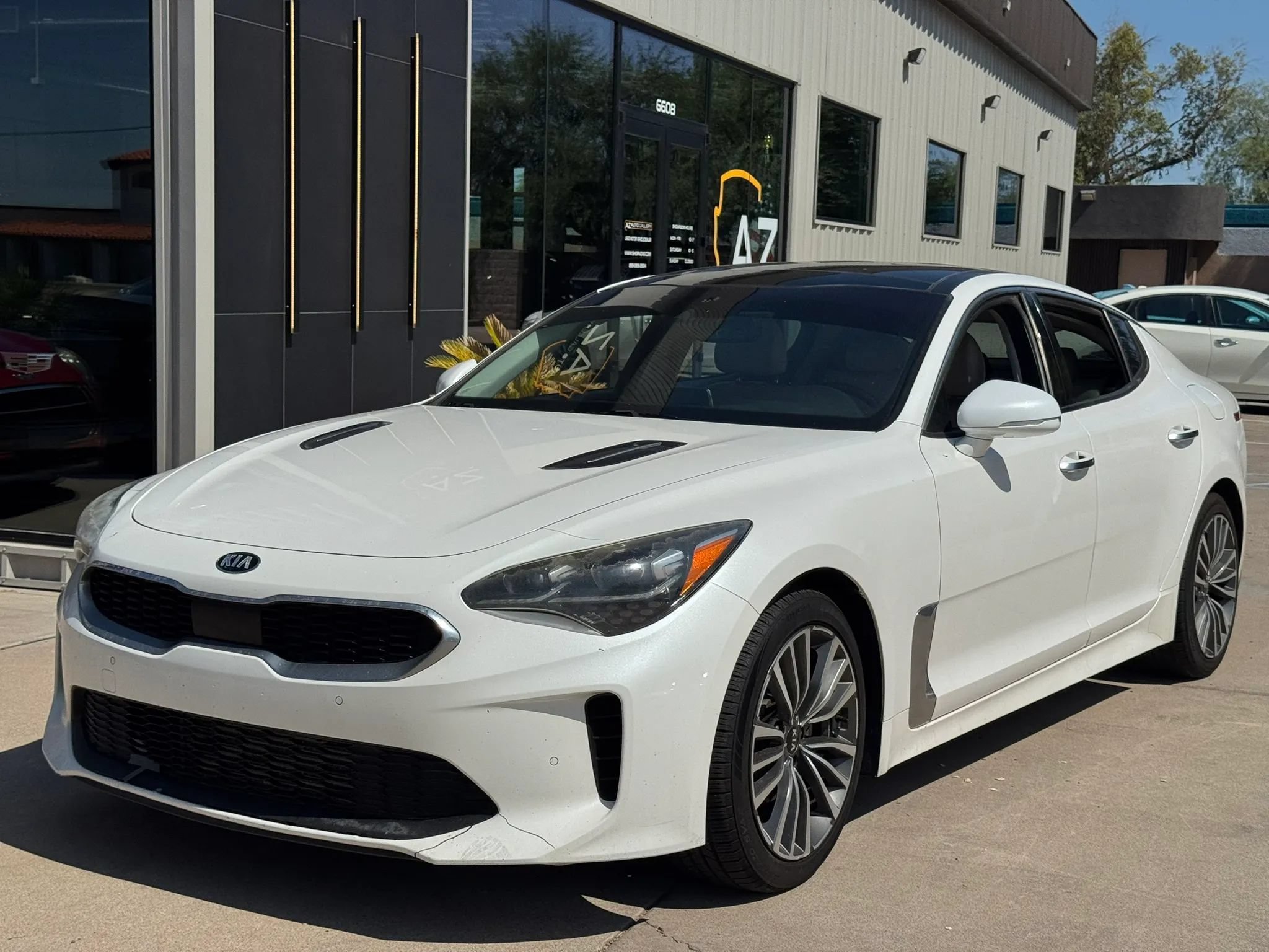 Used 2018 Kia Stinger Premium RWD image 2
