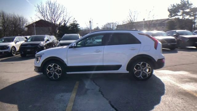 New 2025 Kia Niro EX Touring image 8