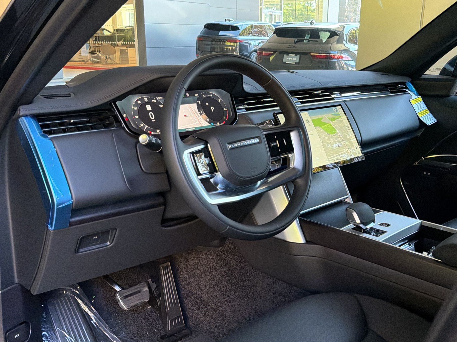 New 2026 Land Rover Range Rover Long Wheelbase SE AWD/4WD image 4