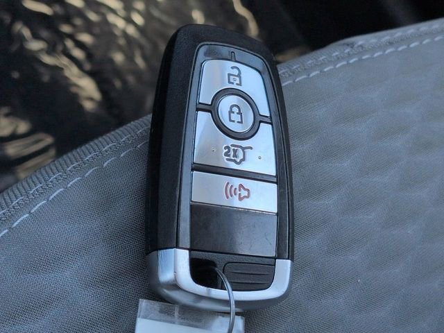 Used 2022 Ford Escape SE w/ SE Sport Appearance Package FWD image 28