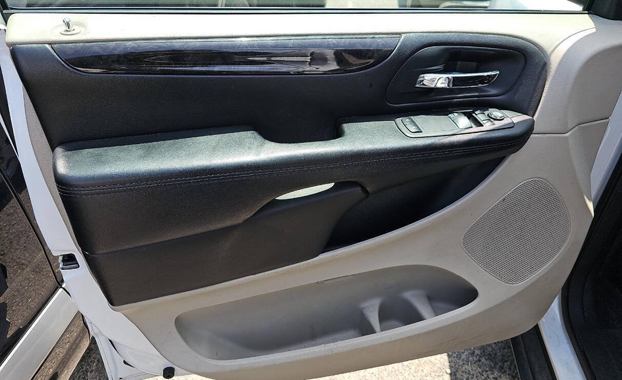 Used 2013 RAM C/V Tradesman FWD image 10