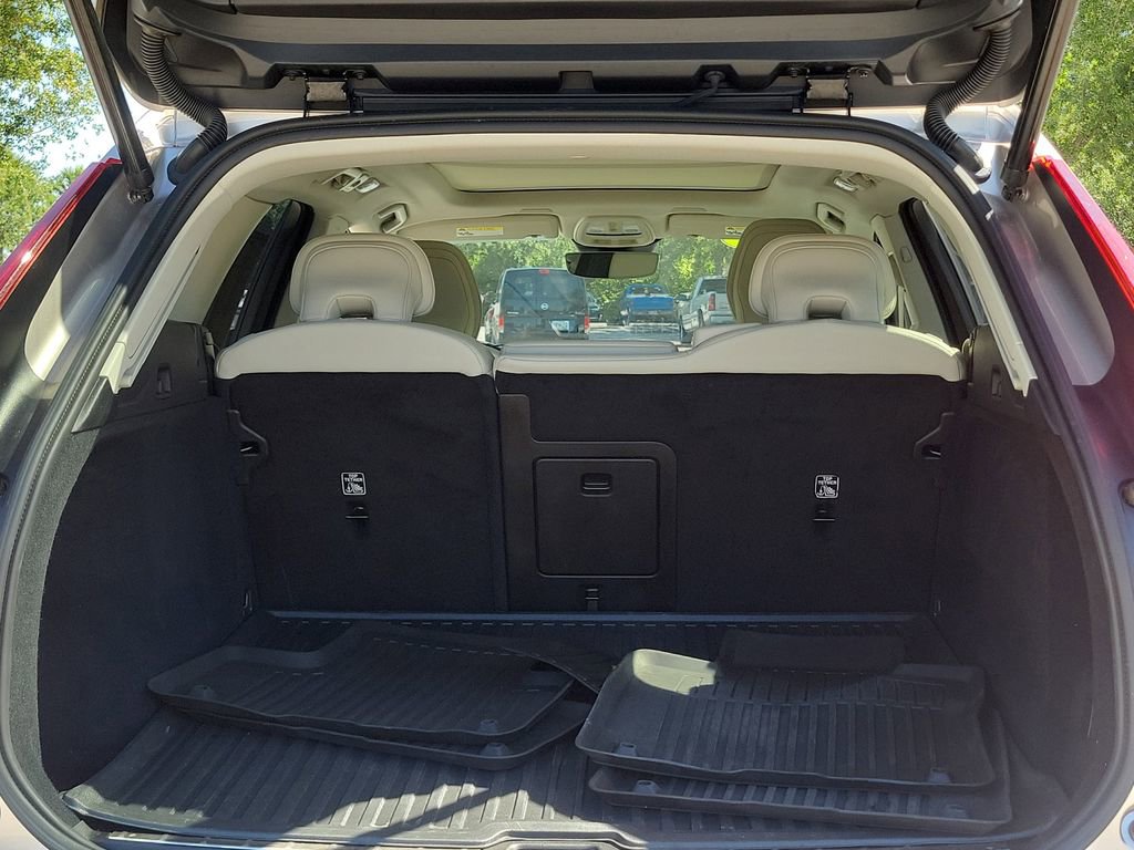 Used 2025 Volvo XC60 B5 Plus w/ Protection Package Premier image 16