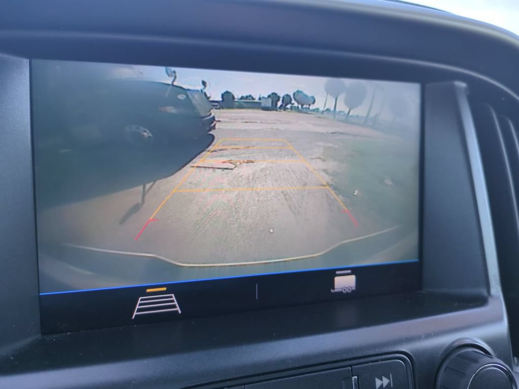 Used 2022 Chevrolet Colorado LT w/ Redline Special Edition RWD image 24