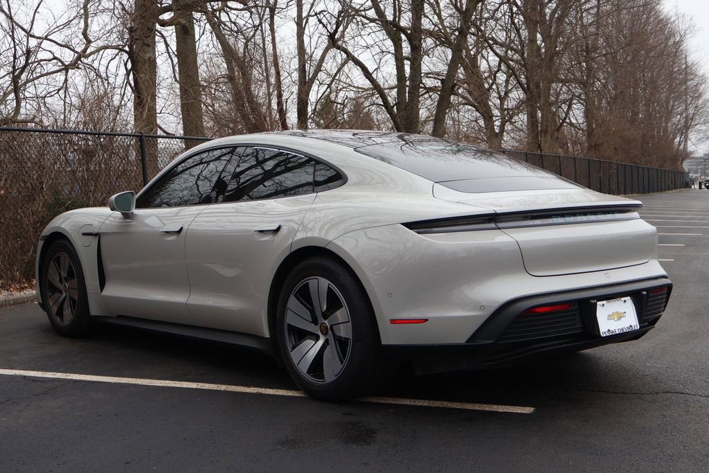 Used 2022 Porsche Taycan image 5