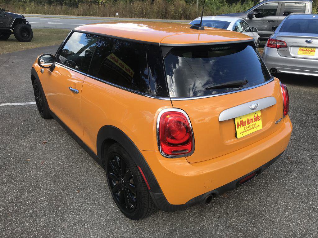 Used 2014 MINI Cooper 2-Door Hardtop image 7