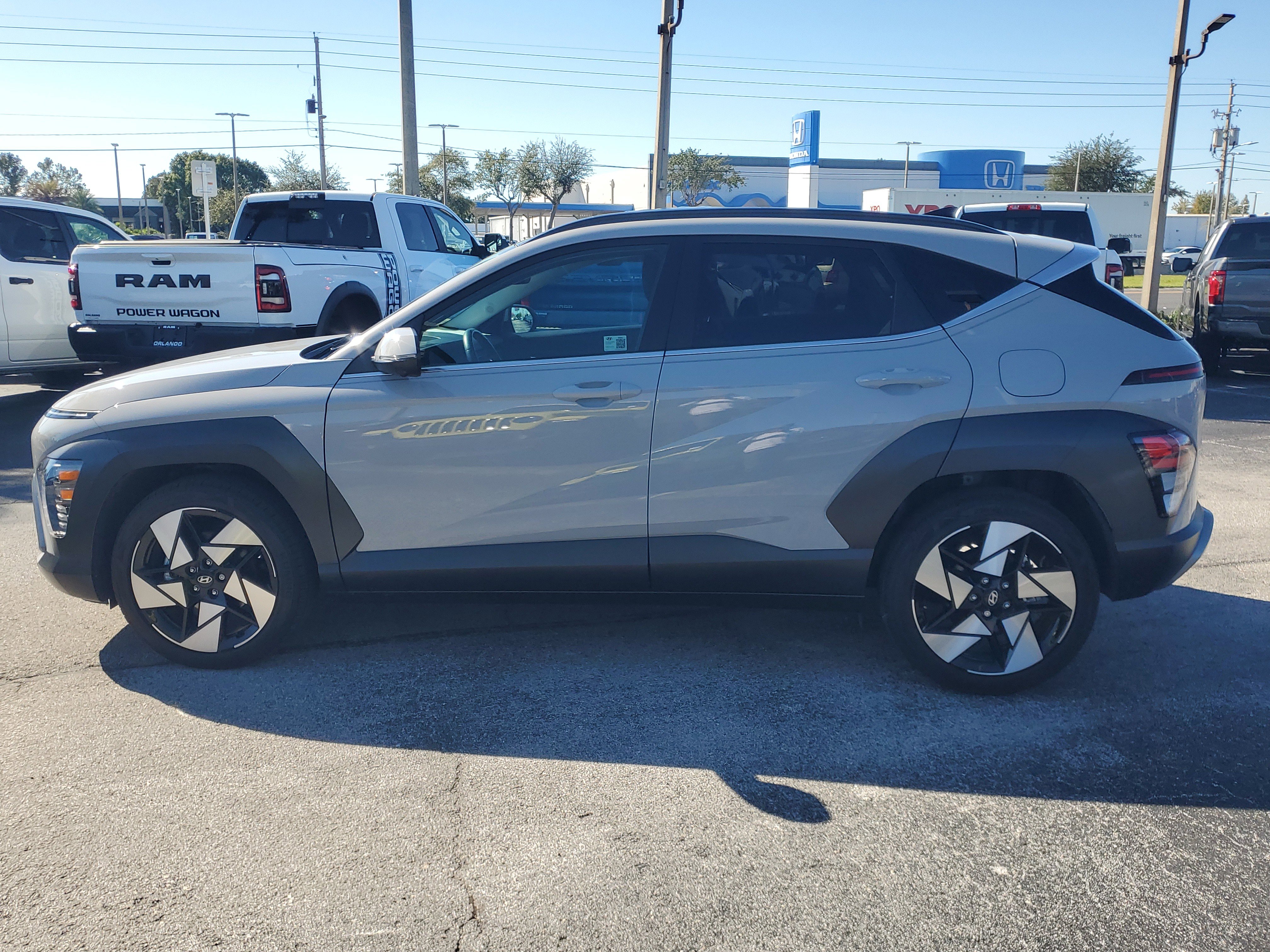 Used 2024 Hyundai Kona Limited image 9