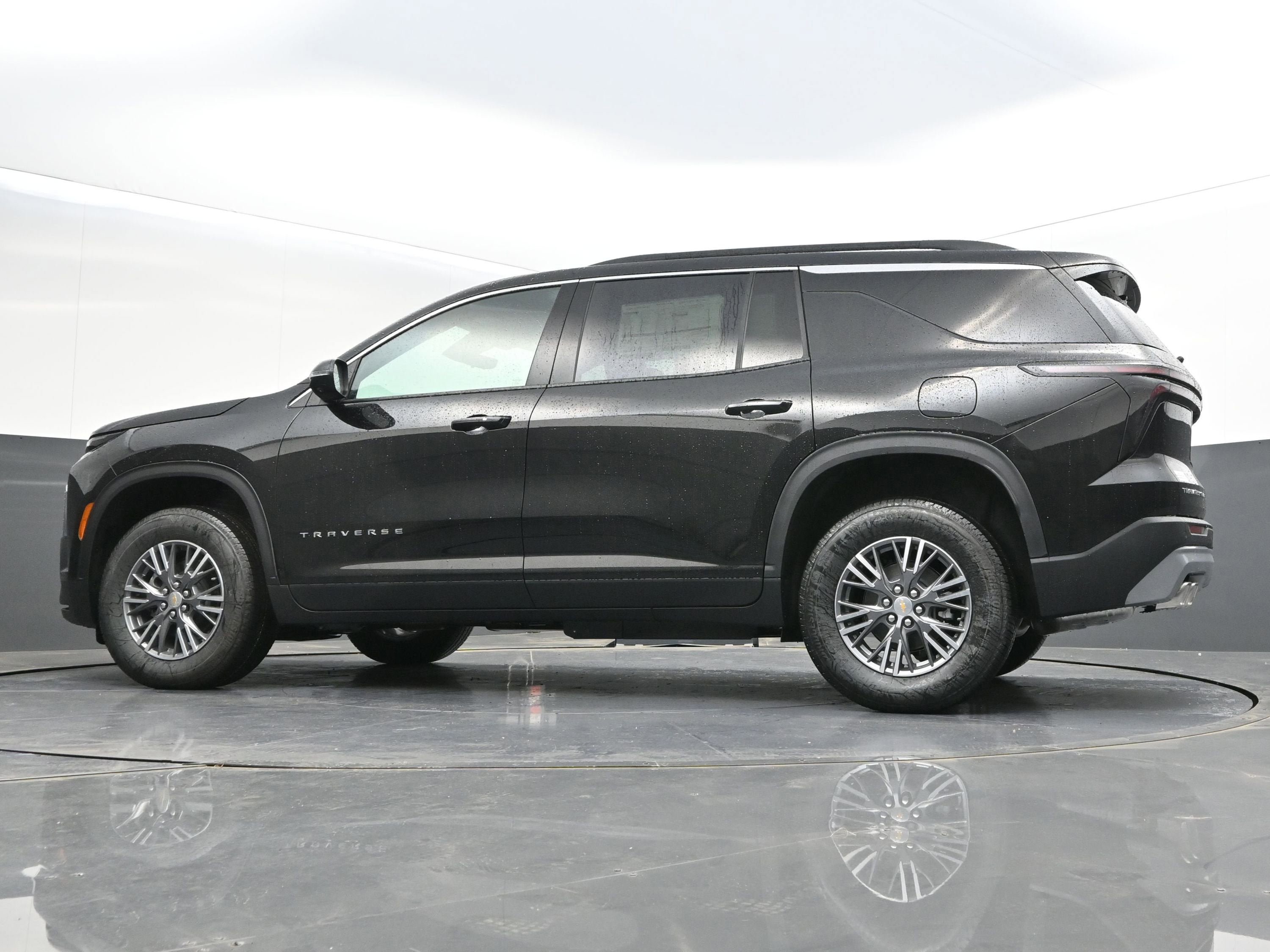 New 2026 Chevrolet Traverse LT w/ Driver Confidence Package AWD/4WD image 39