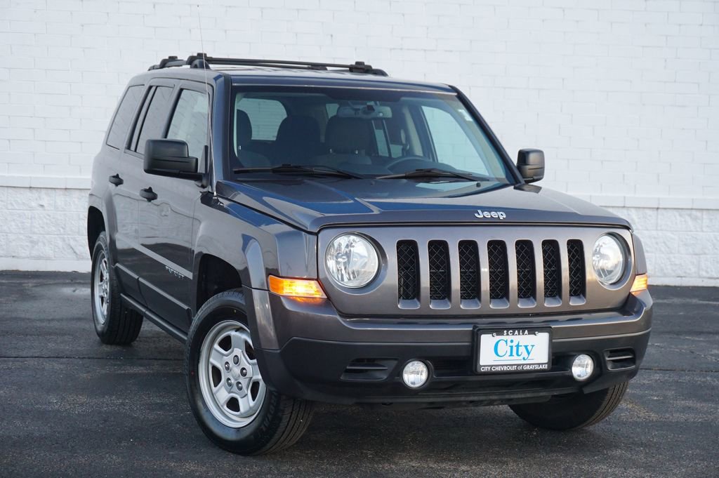 Used 2016 Jeep Patriot Sport image 4