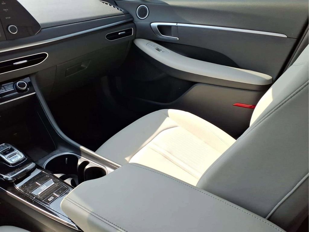 Used 2023 Hyundai Sonata SE image 17