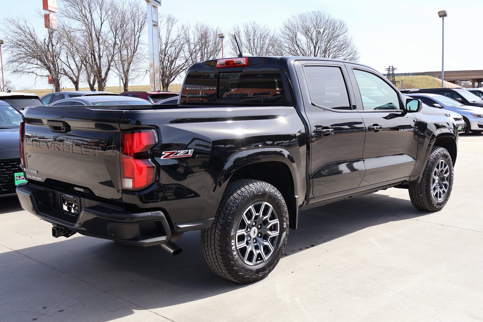 Used 2025 Chevrolet Colorado Z71 AWD/4WD image 7