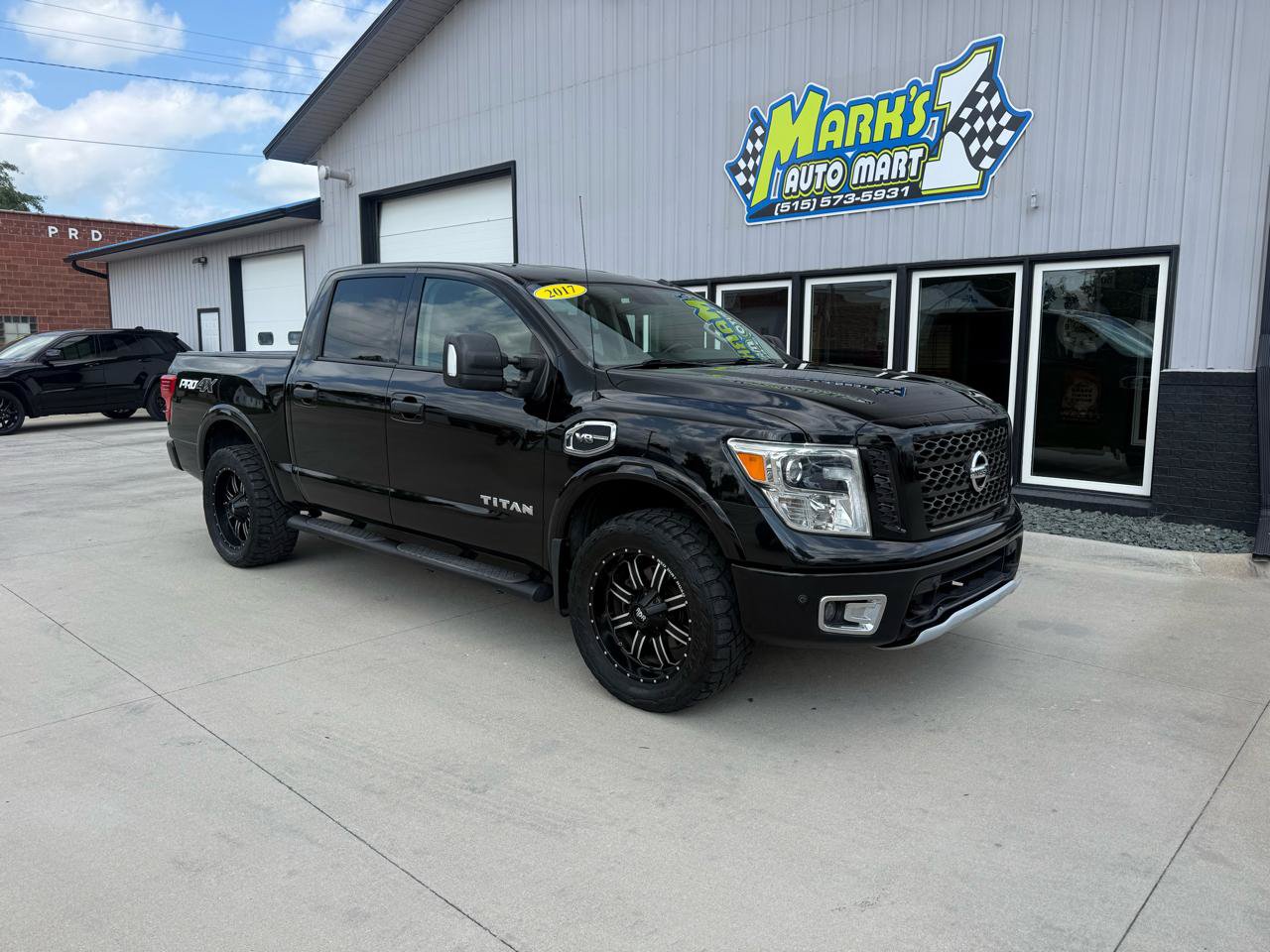 Used 2017 Nissan Titan PRO-4X AWD/4WD image 1