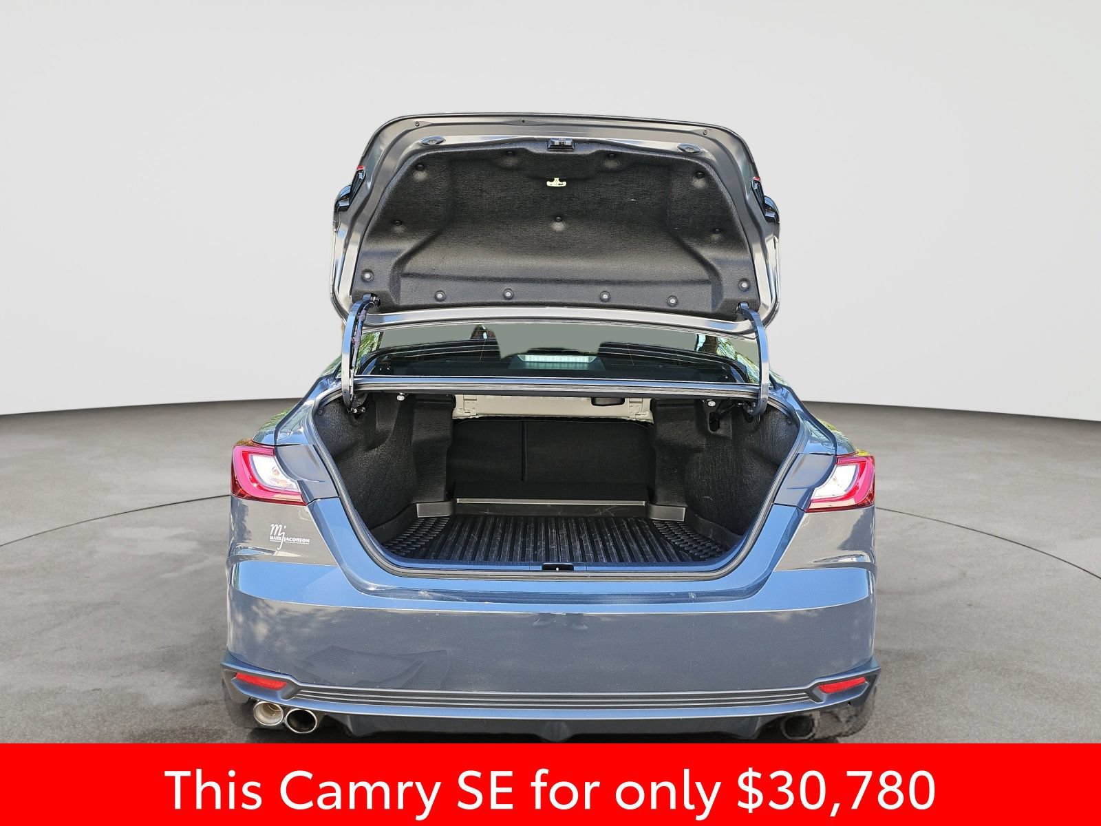 Used 2025 Toyota Camry SE w/ Convenience Package FWD image 20