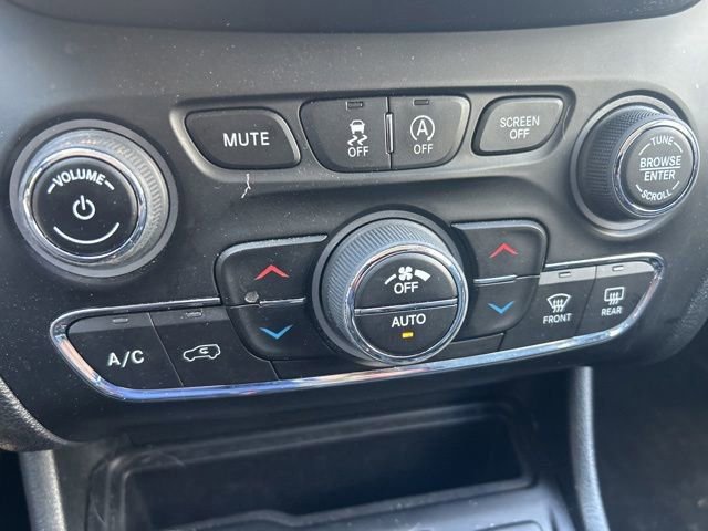 Used 2023 Jeep Cherokee Altitude Lux AWD/4WD image 21