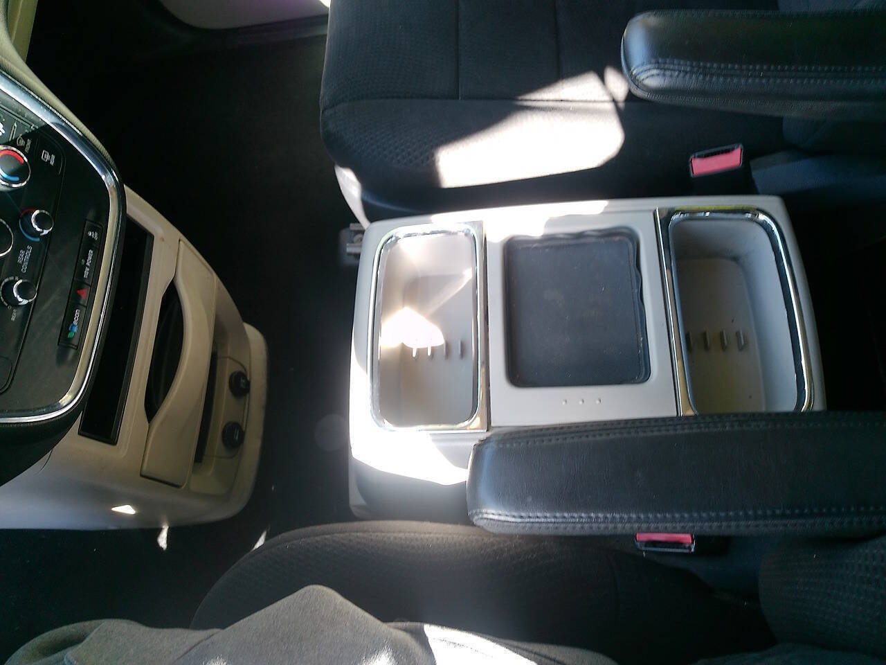 Used 2012 Dodge Grand Caravan SXT w/ Entertainment Group 1 FWD image 38