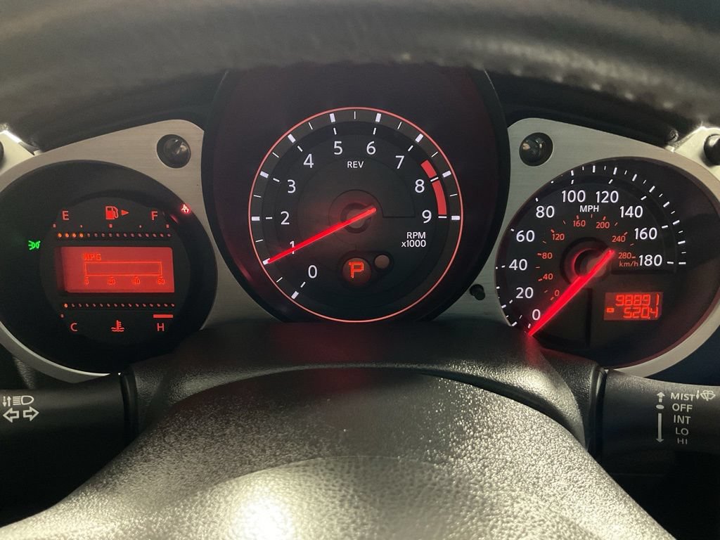 Used 2014 Nissan 370Z Coupe RWD image 23