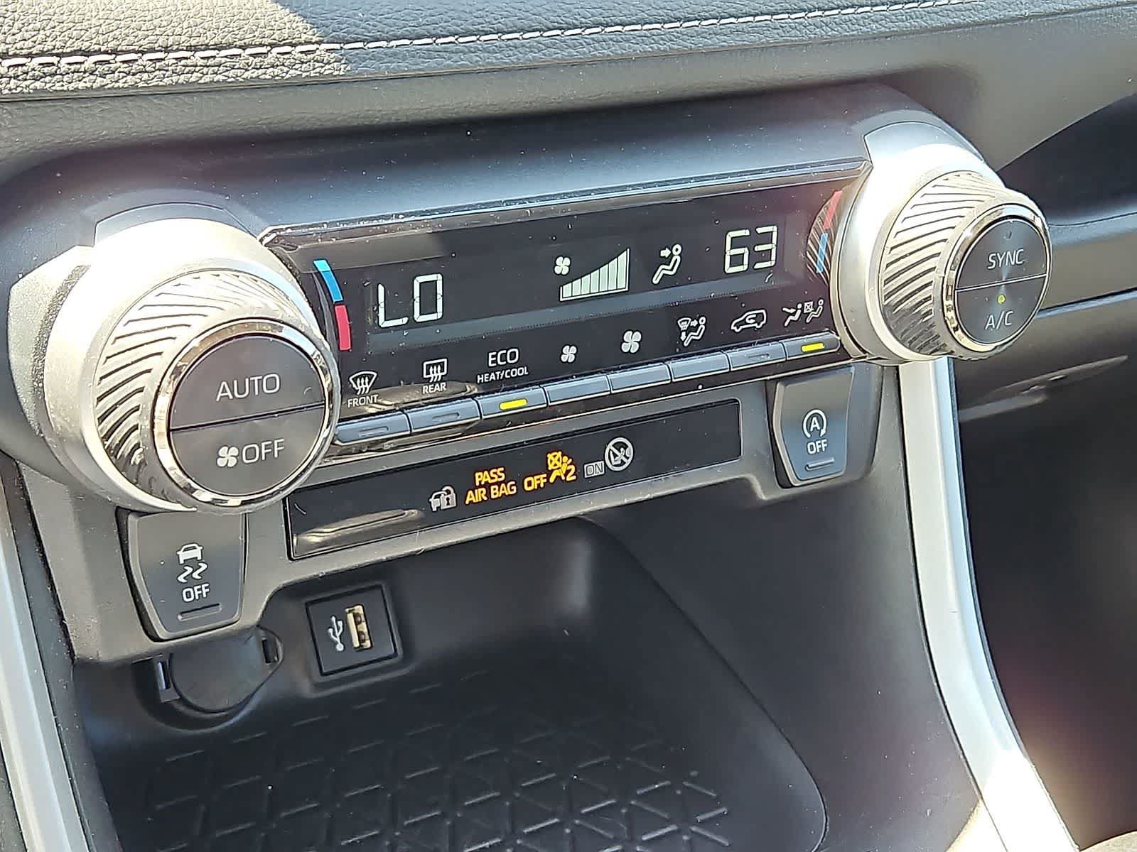 Used 2024 Toyota RAV4 XLE FWD image 23