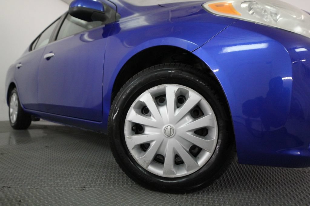 Used 2013 Nissan Versa SV w/ Convenience Pkg FWD image 17