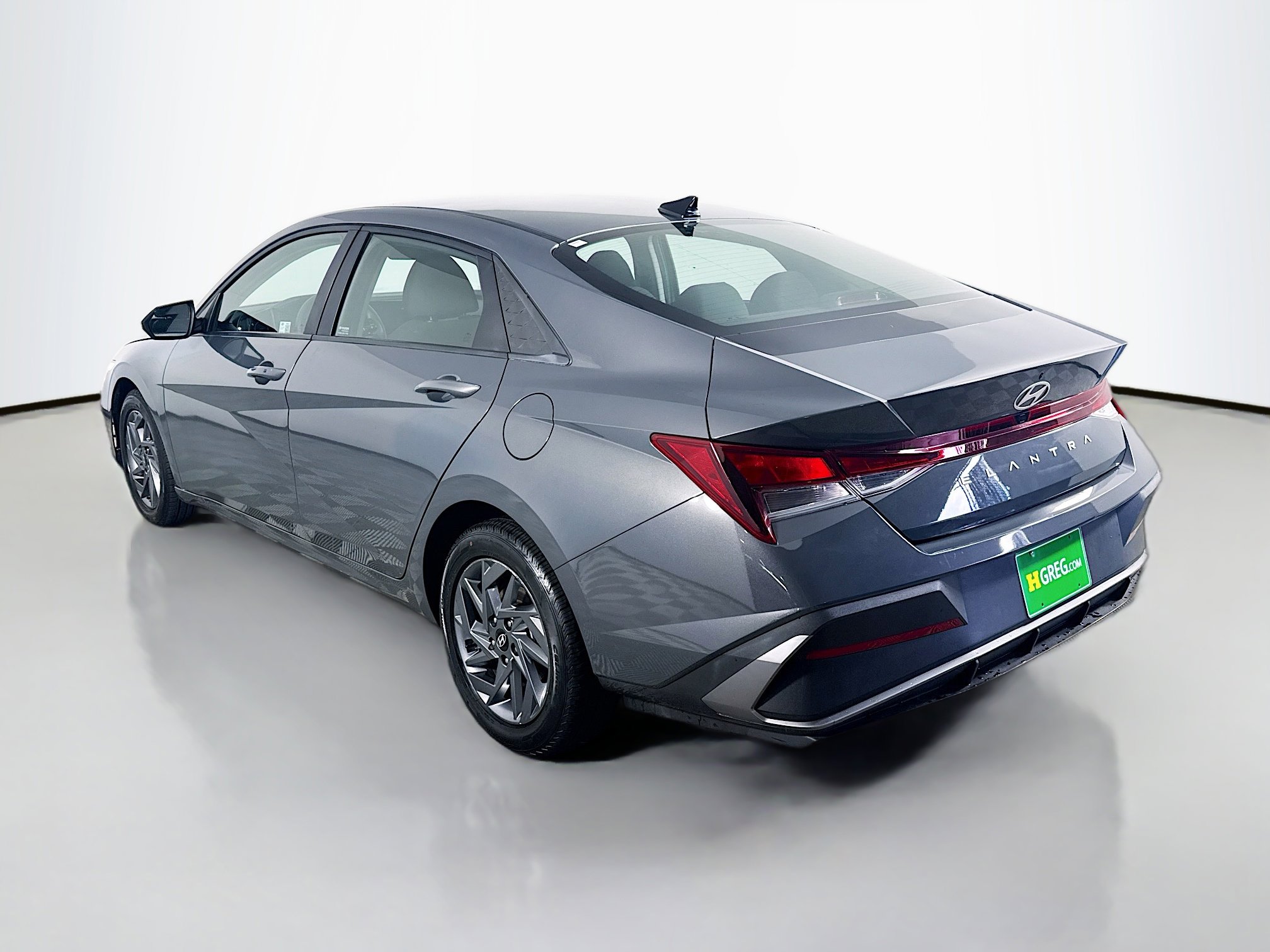 Used 2024 Hyundai Elantra SEL image 7