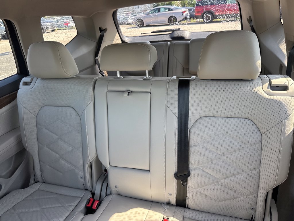 Used 2026 Volkswagen Atlas SE FWD image 24