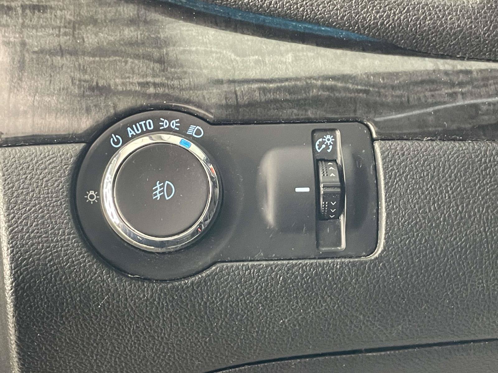 Used 2015 Buick Encore Convenience FWD image 17