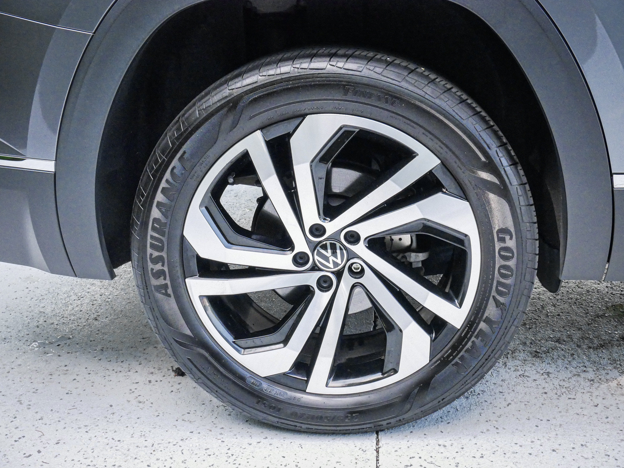 Used 2022 Volkswagen Atlas SEL AWD/4WD image 13