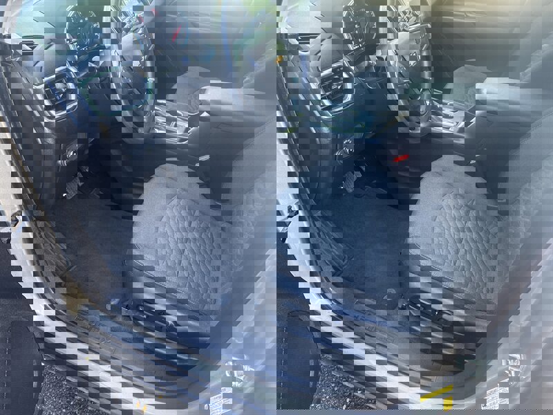 Used 2018 Chevrolet Equinox LT image 17