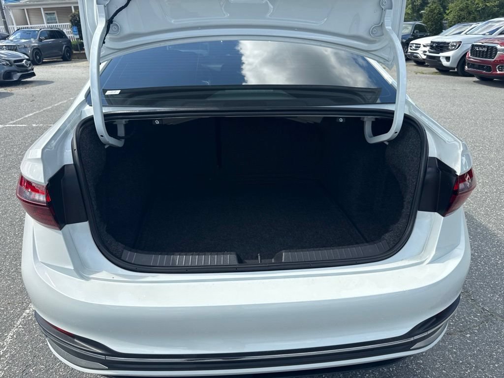 Used 2024 Volkswagen Jetta SEL FWD image 19