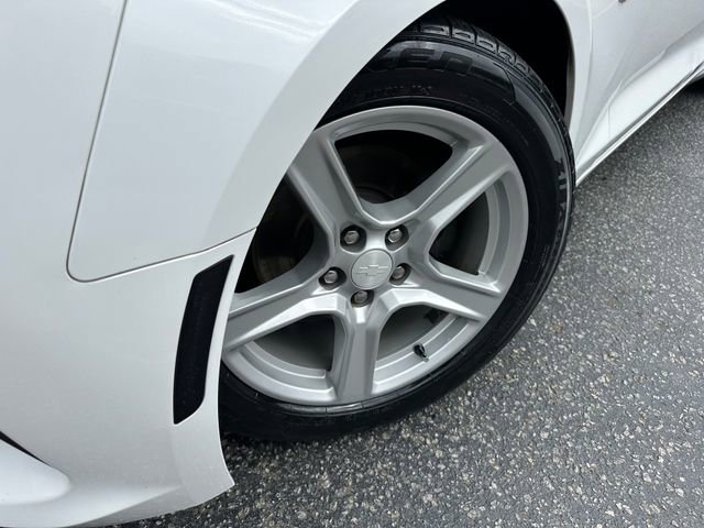 Used 2018 Chevrolet Camaro LT image 10