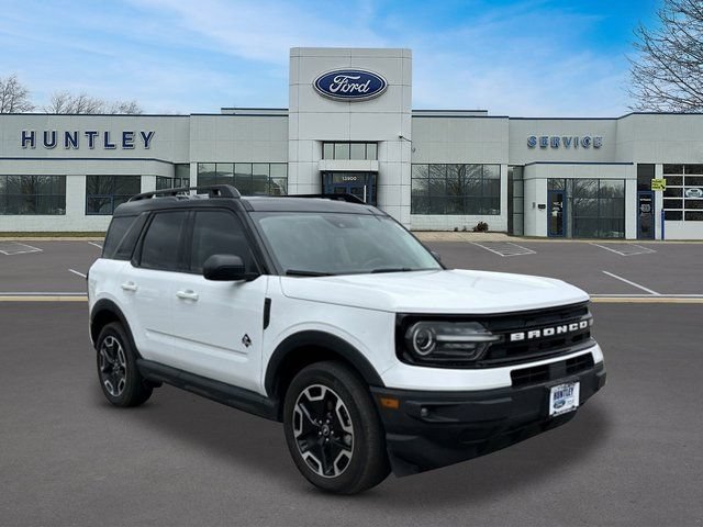 Used 2024 Ford Bronco Sport Outer Banks w/ Tech Package AWD/4WD image 3