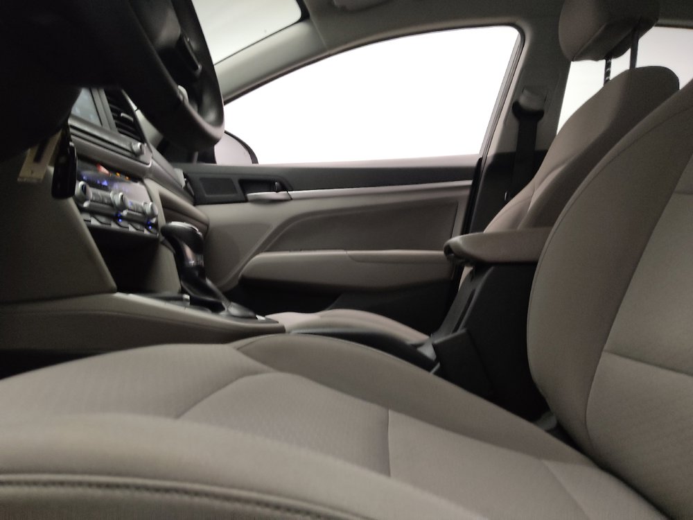 Used 2020 Hyundai Elantra SEL FWD image 17