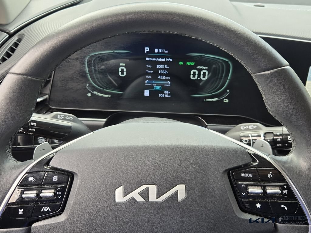 Certified 2024 Kia Niro EX FWD image 30