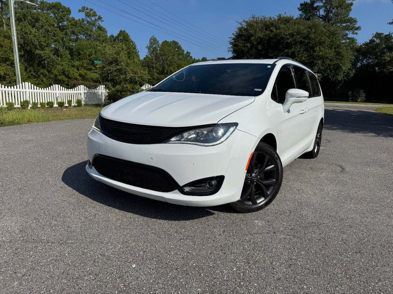 Used 2019 Chrysler Pacifica Limited w/ Advanced Safetytec Group FWD image 30