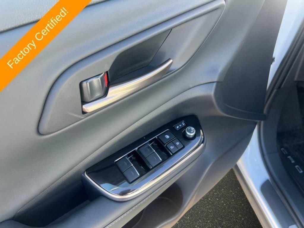 Used 2026 Toyota Crown XLE image 17