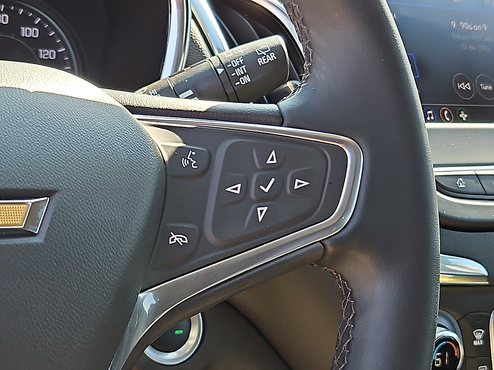 Used 2023 Chevrolet Equinox LT image 21