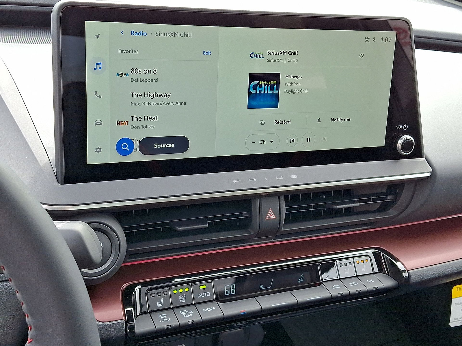 New 2025 Toyota Prius Plug-In Hybrid FWD image 16