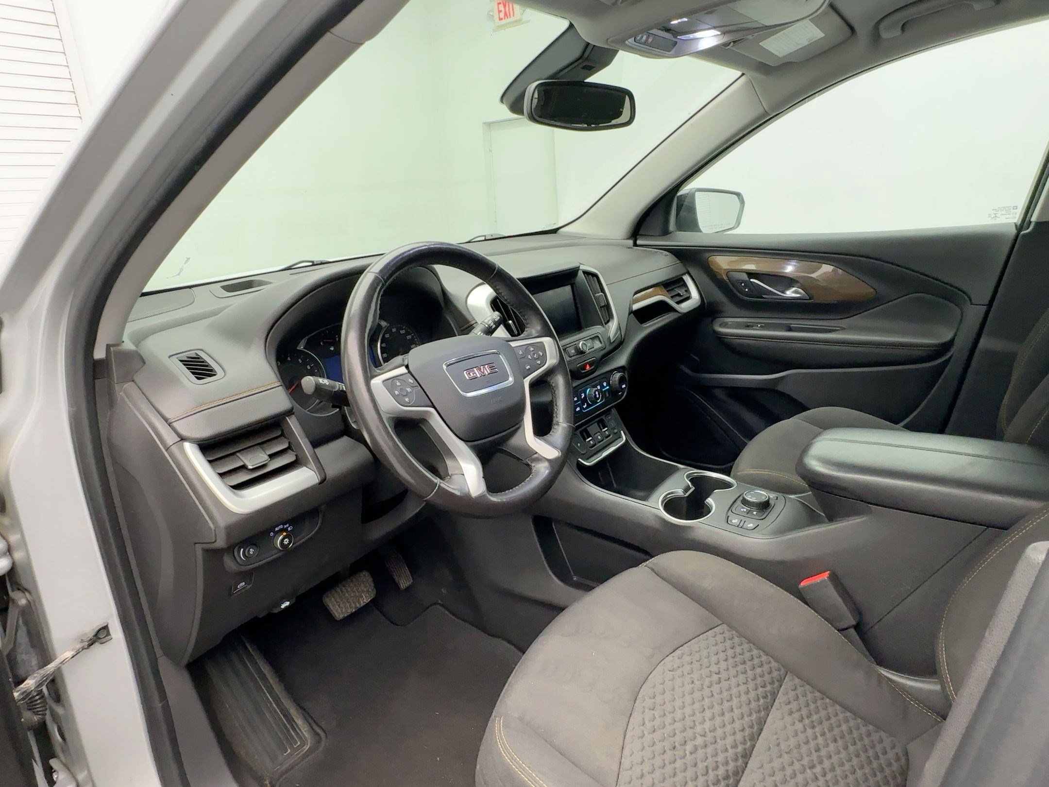 Used 2020 GMC Terrain SLE w/ Driver Convenience Package image 22