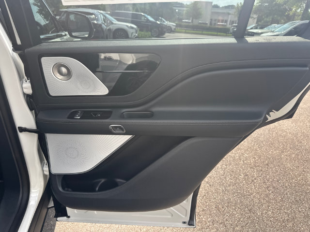 New 2026 Lincoln Aviator Reserve AWD/4WD image 17