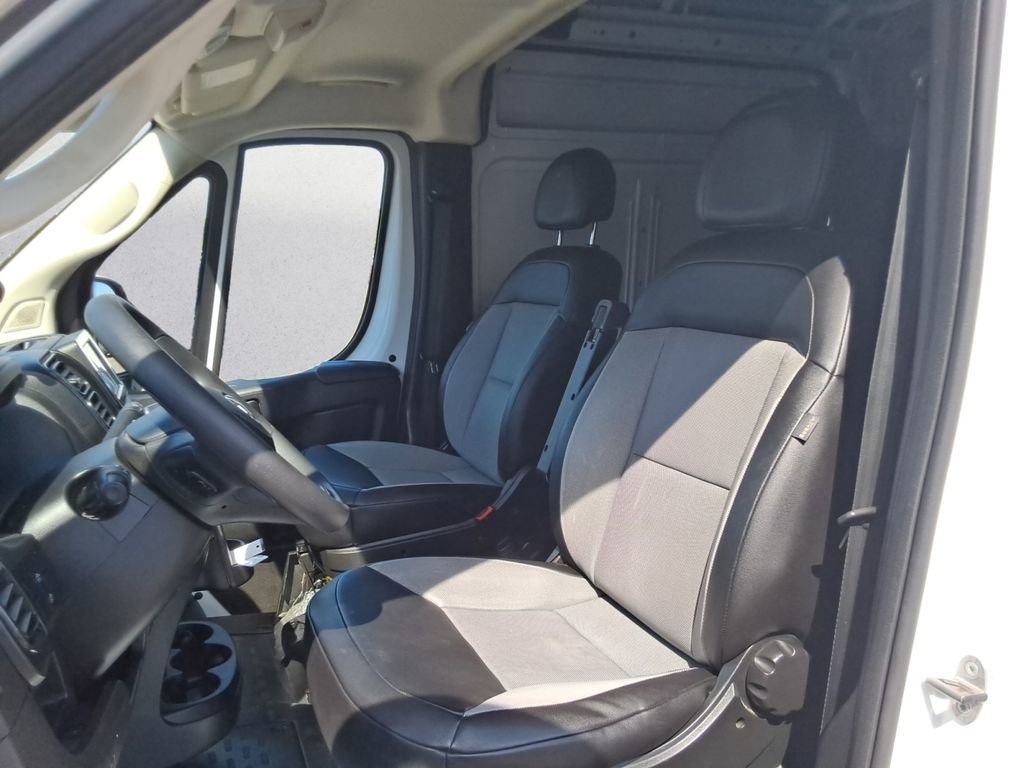 Used 2025 RAM ProMaster 2500 w/ Convenience Group image 14