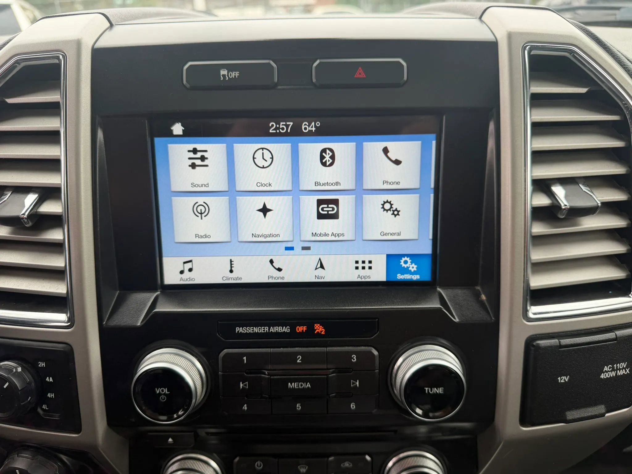 Used 2016 Ford F150 Lariat w/ Equipment Group 502A Luxury AWD/4WD image 21
