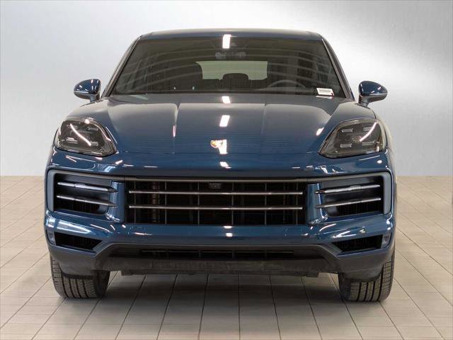 Used 2025 Porsche Cayenne AWD/4WD image 8