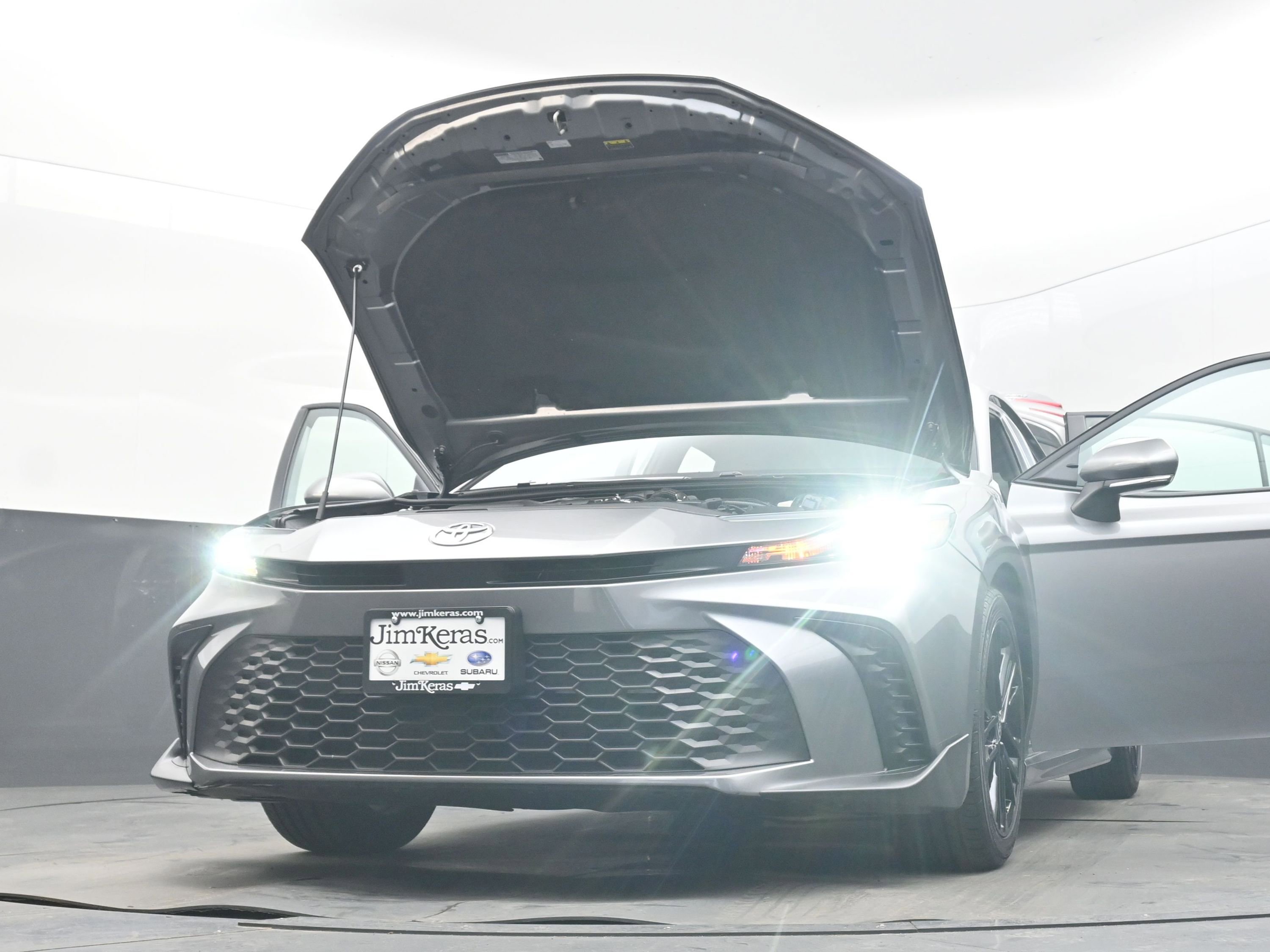 Used 2025 Toyota Camry SE FWD image 39