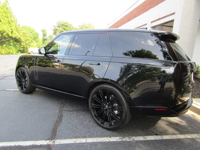 Used 2023 Land Rover Range Rover SE AWD/4WD image 4