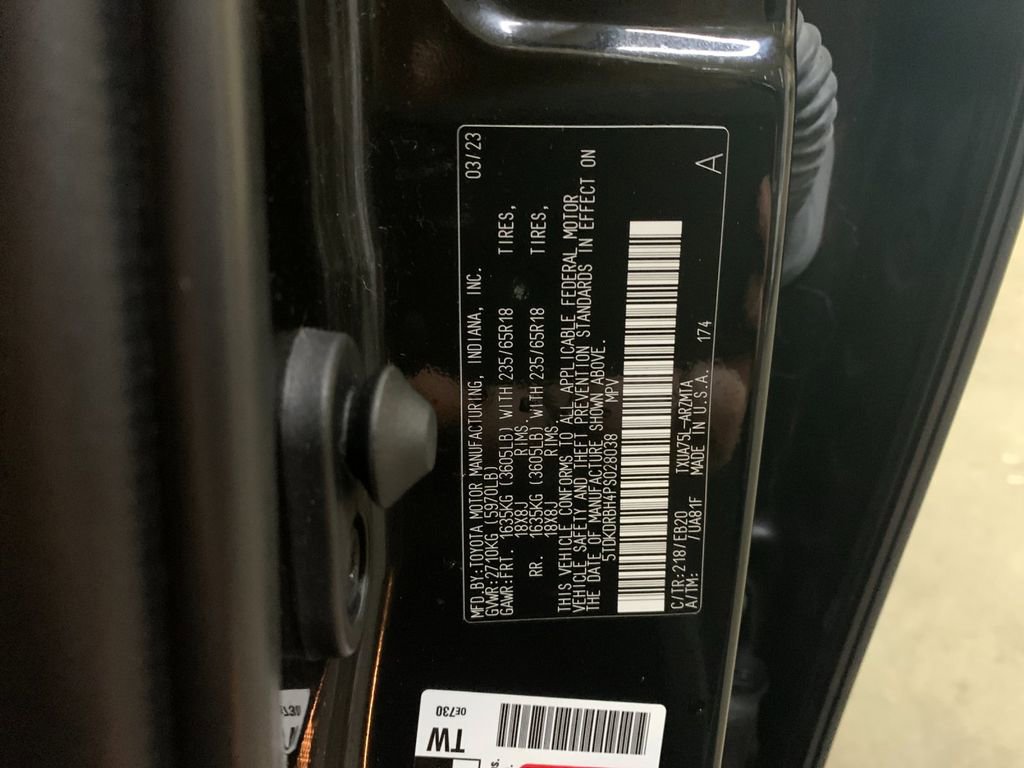 Used 2023 Toyota Highlander XLE image 37