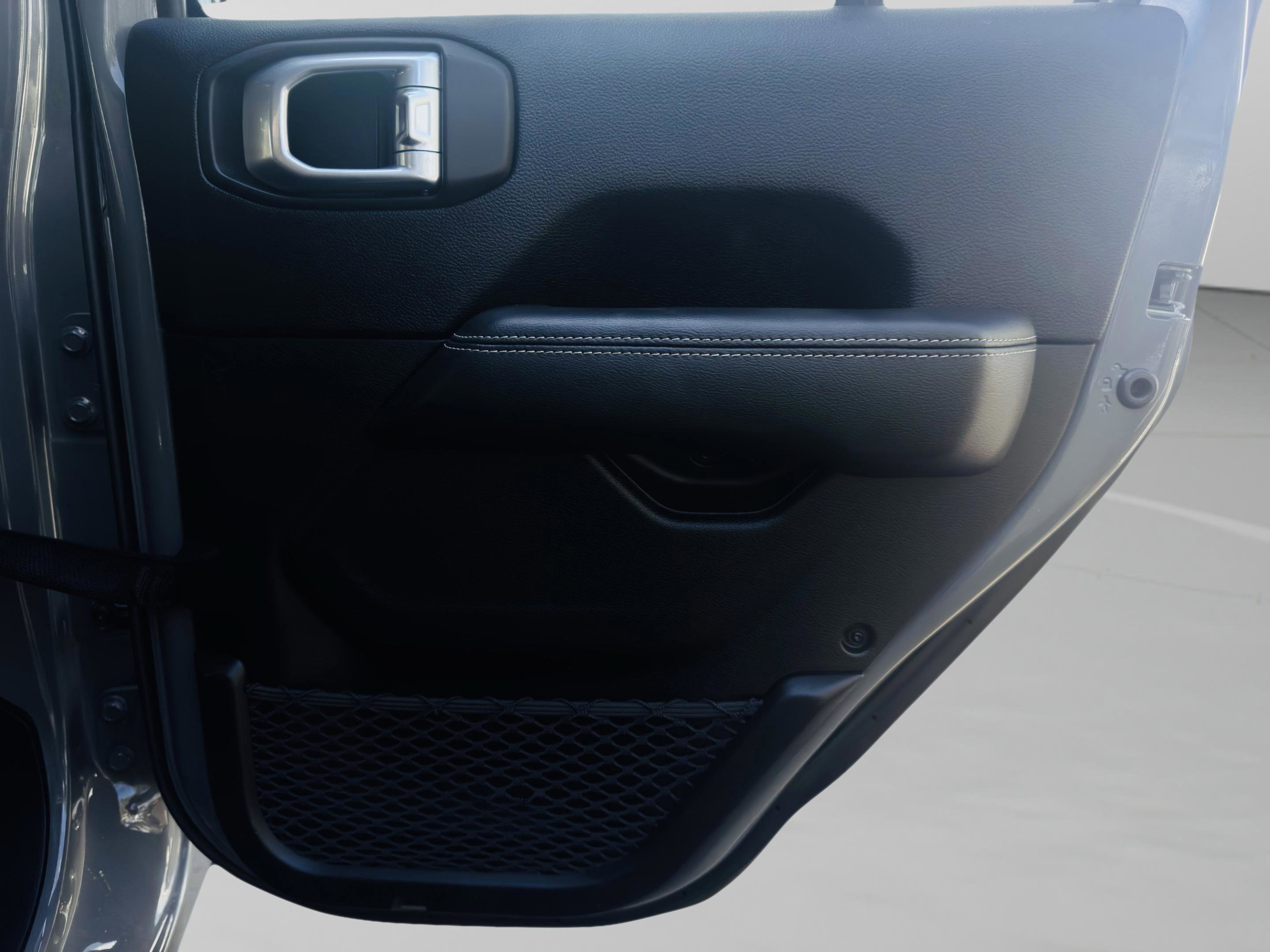 Used 2020 Jeep Gladiator Overland w/ Dual Top Group image 34